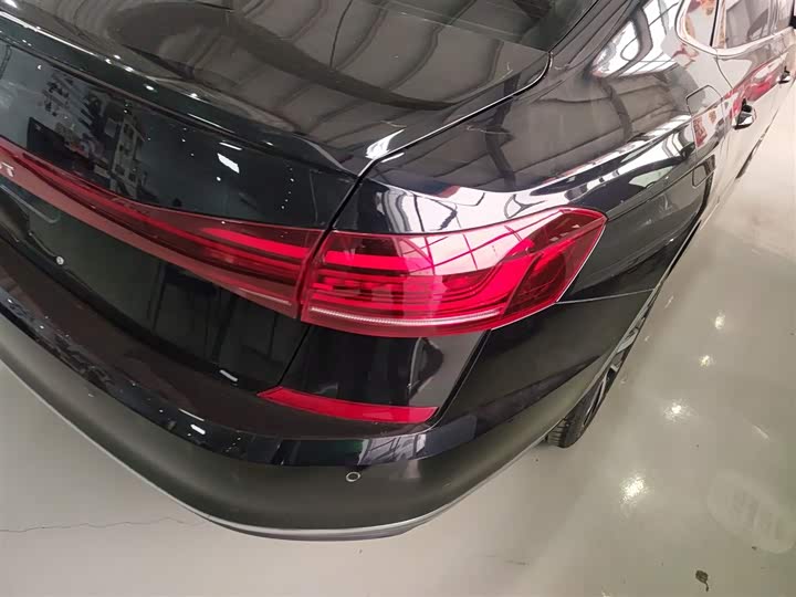 Фото 8 - Volkswagen Passat