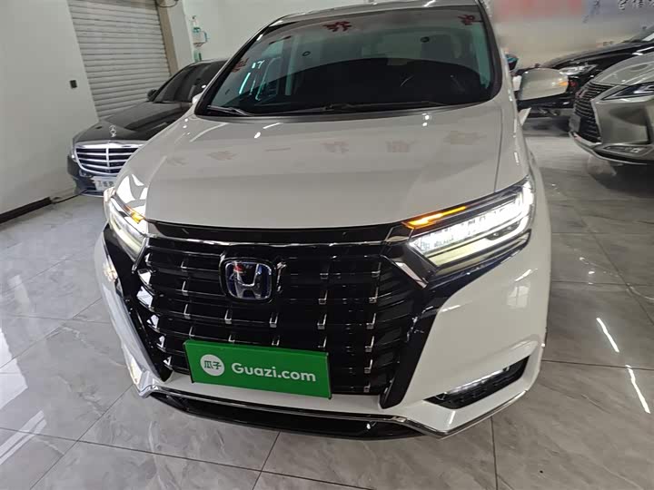 Фото 3 - Honda Elysion