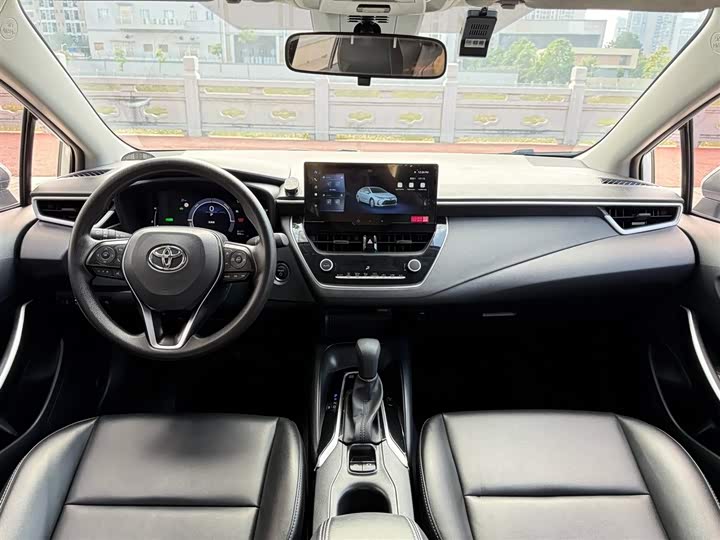 Фото 5 - Toyota Corolla