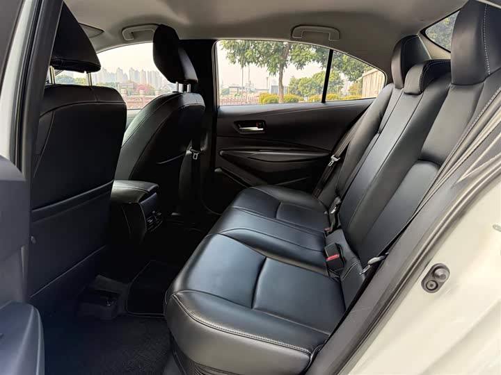 Фото 6 - Toyota Corolla