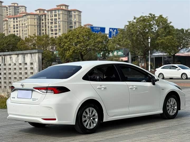 Фото 7 - Toyota Corolla