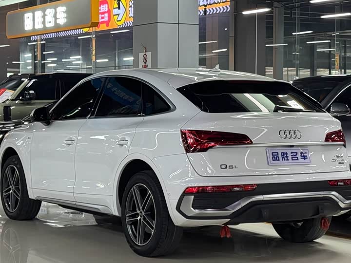 Фото 4 - Audi Q5L Sportback