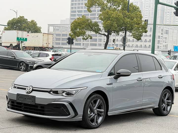 Фото 1 - Volkswagen Golf