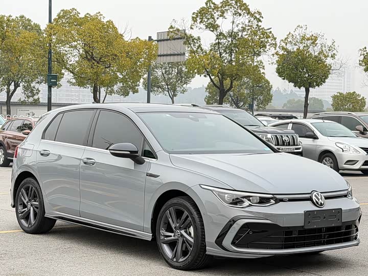 Фото 2 - Volkswagen Golf