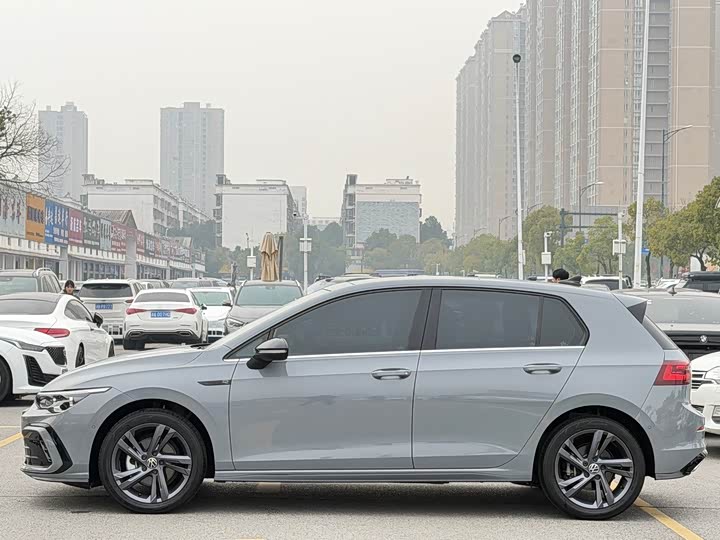 Фото 5 - Volkswagen Golf