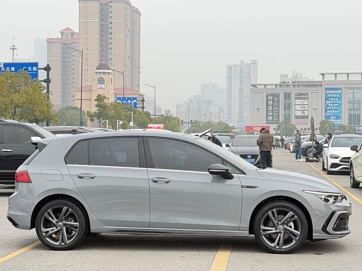 Фото 6 - Volkswagen Golf