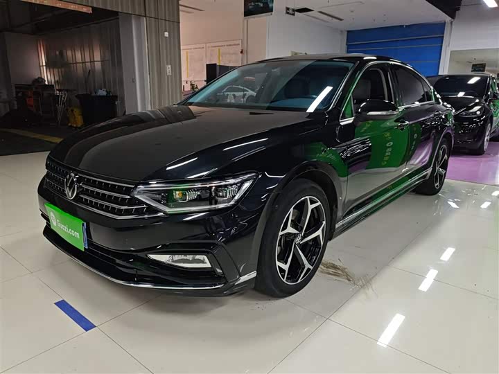 Фото 2 - Volkswagen Magotan