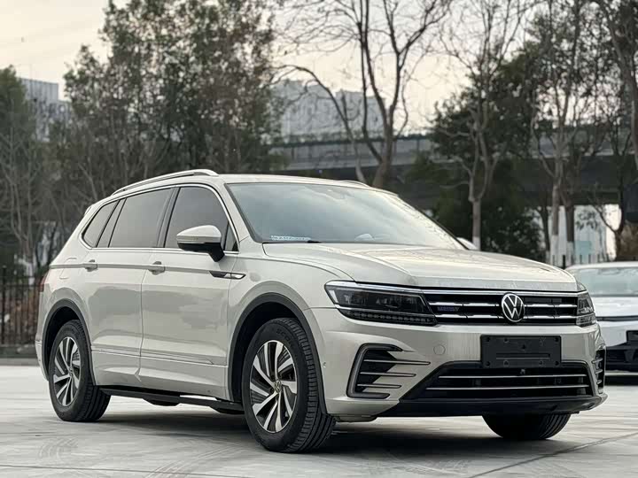 Фото 5 - Volkswagen Tiguan L Hybrid