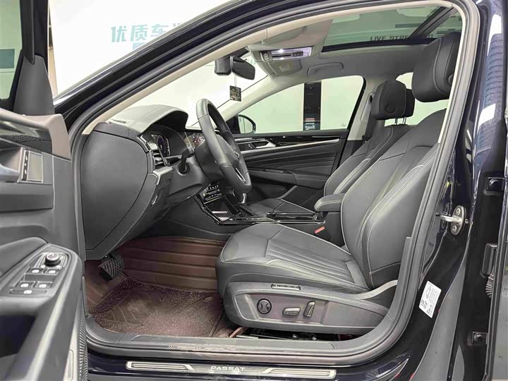 Фото 7 - Volkswagen Passat