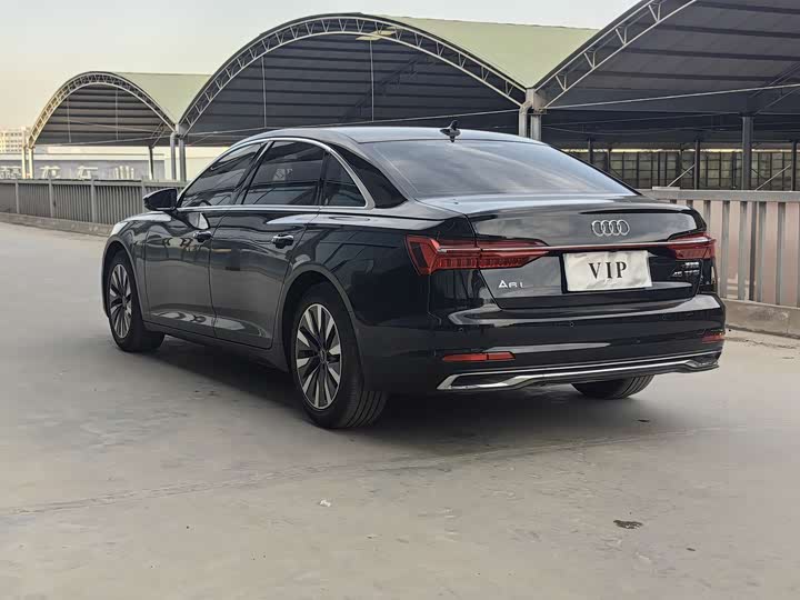 Фото 6 - Audi A6L