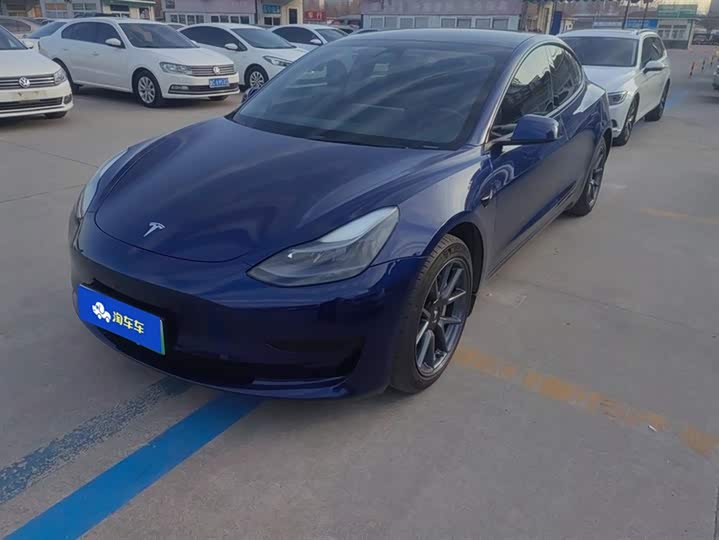 Фото 1 - Tesla Model 3