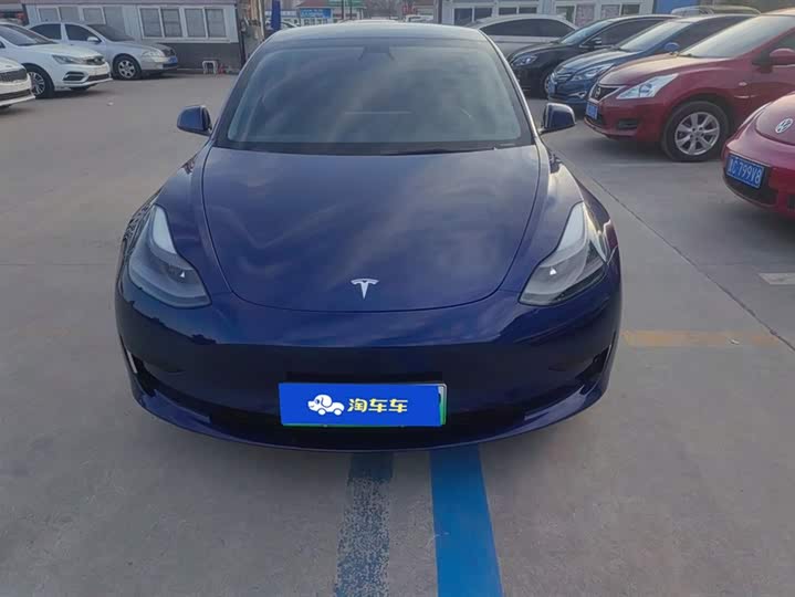 Фото 2 - Tesla Model 3
