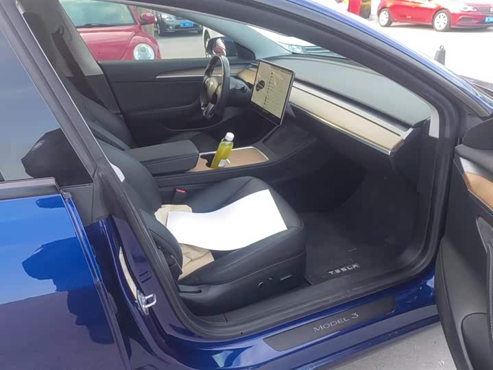 Фото 8 - Tesla Model 3