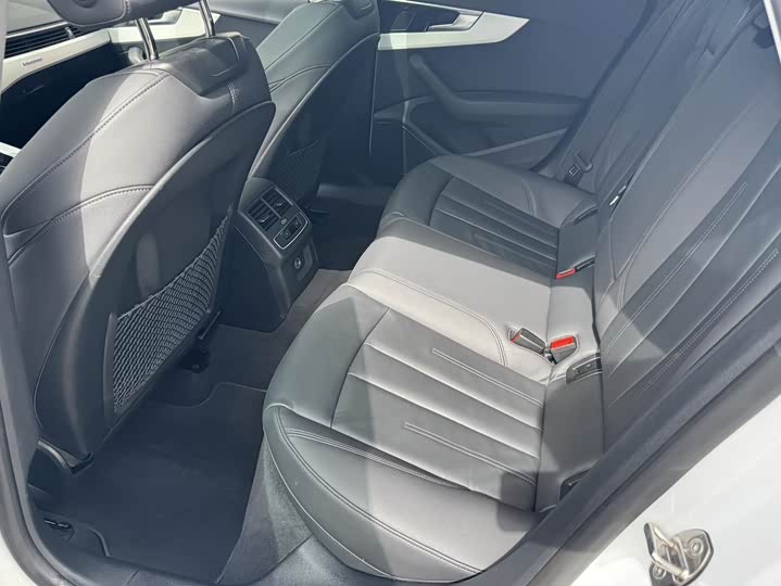 Фото 8 - Audi A5