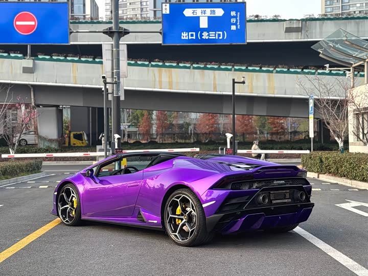 Фото 9 - Lamborghini Huracán