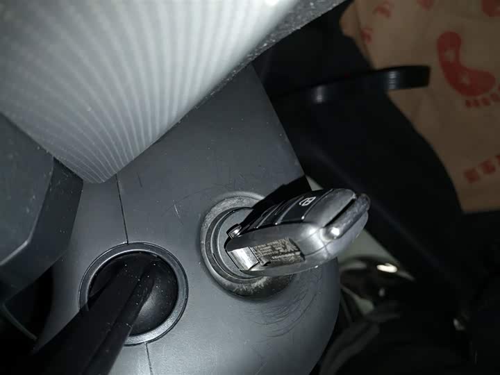 Фото 9 - Audi Q2L