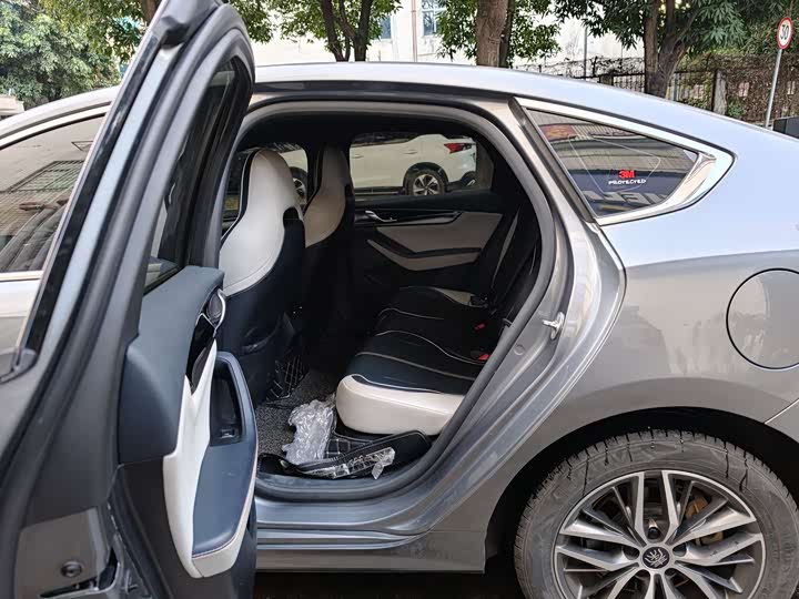 Фото 2 - BYD Qin Plus