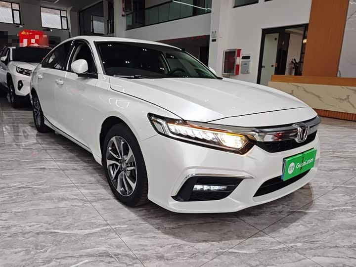 Фото 4 - Honda Inspire