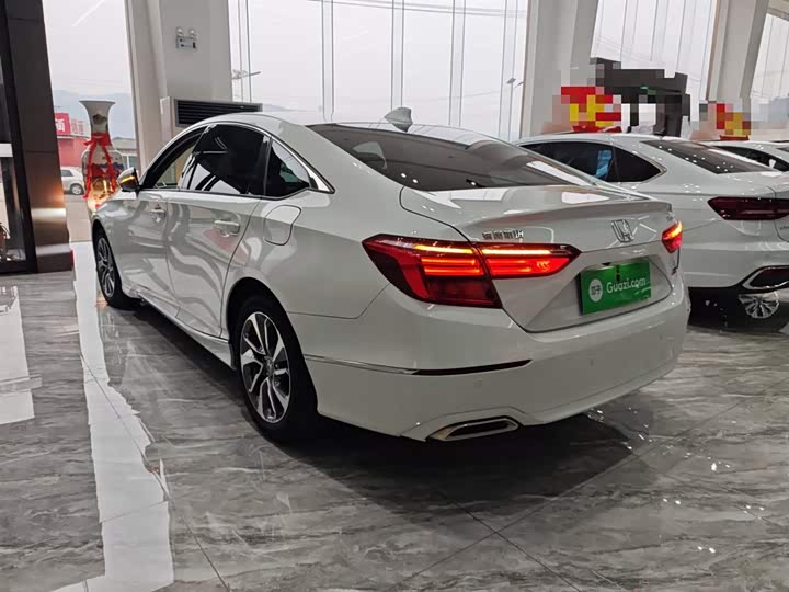 Фото 5 - Honda Inspire