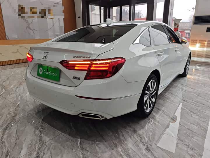 Фото 7 - Honda Inspire