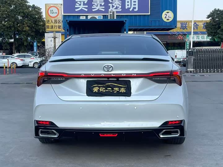 Фото 6 - Toyota Avalon