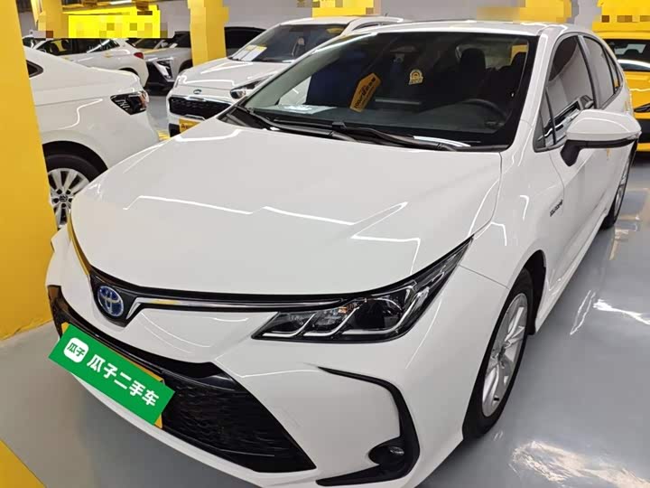 Фото 2 - Toyota Corolla