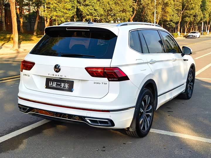 Фото 7 - Volkswagen Tiguan L Pro