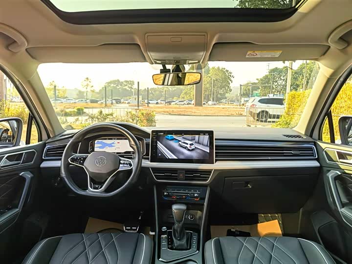 Фото 8 - Volkswagen Tiguan L Pro