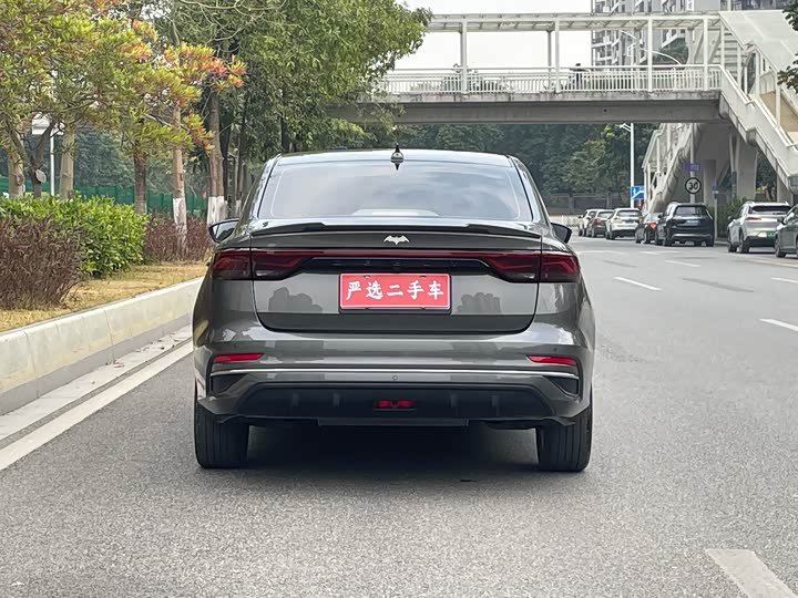 Фото 4 - Geely Emgrand