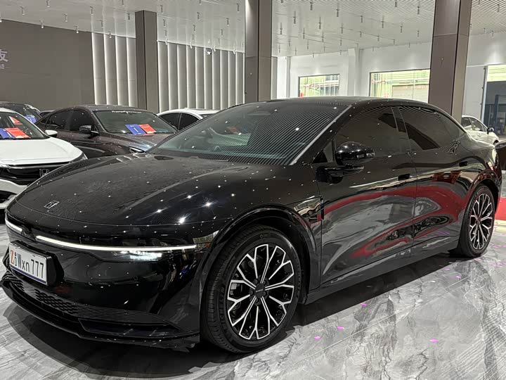 Фото 2 - Zeekr 007