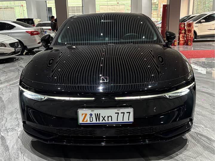 Фото 3 - Zeekr 007