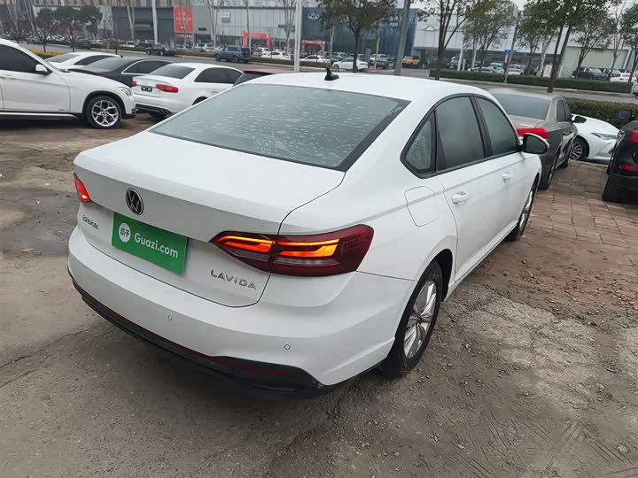 Фото 7 - Volkswagen Lavida