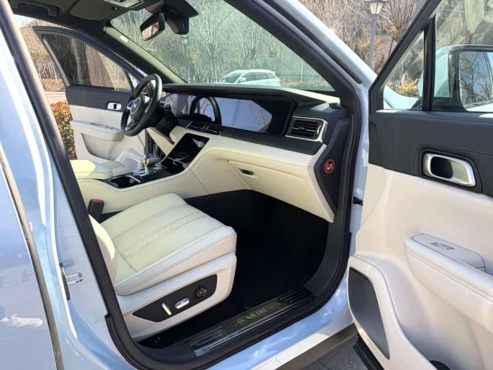 Фото 5 - LiXiang One