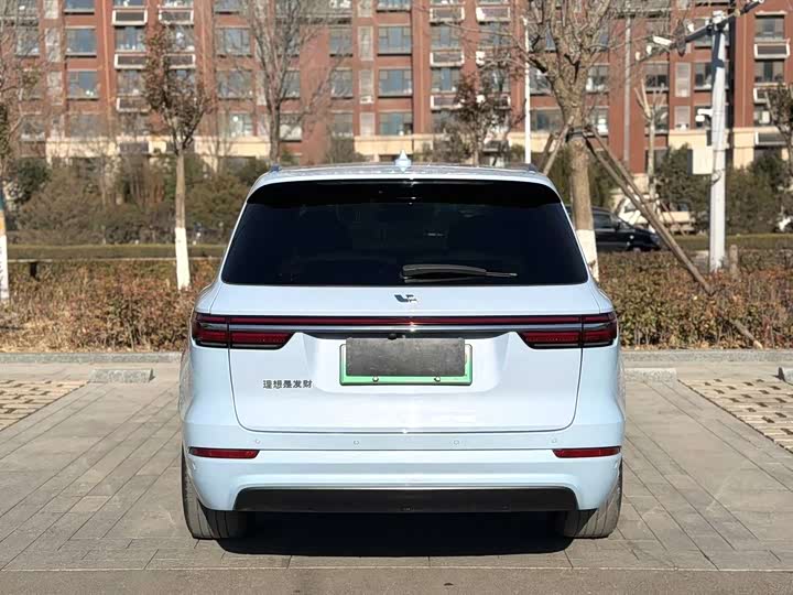 Фото 8 - LiXiang One