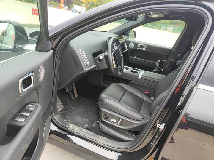 Фото 7 - LiXiang L6