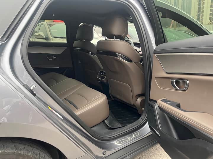 Фото 4 - BYD Han