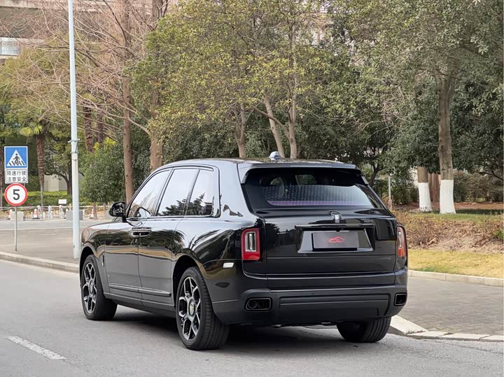 Фото 5 - Rolls-Royce Cullinan