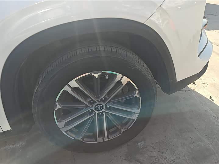 Фото 6 - Changan CS75 Plus