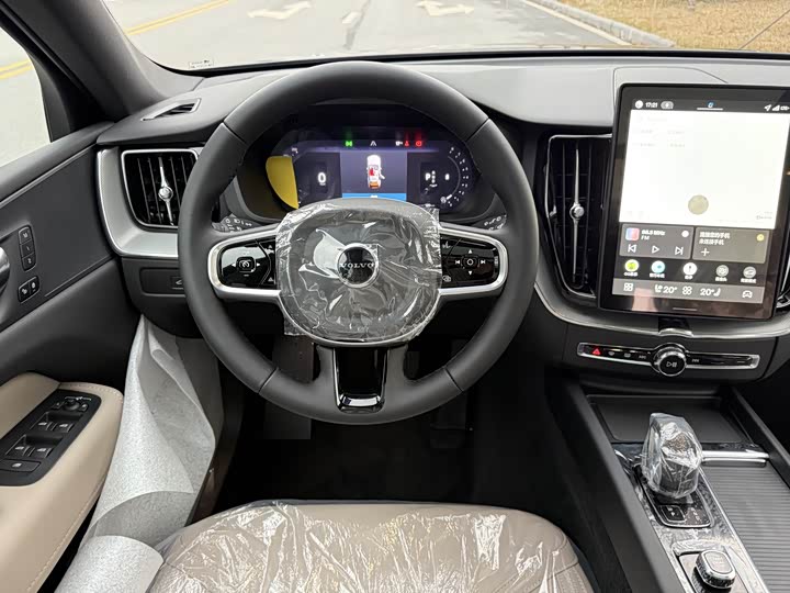 Фото 9 - Volvo XC60