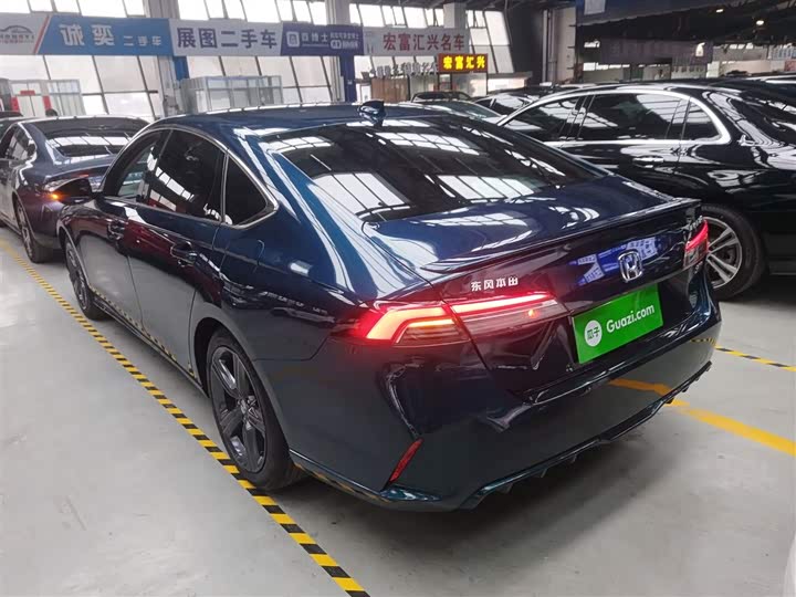 Фото 5 - Honda Inspire