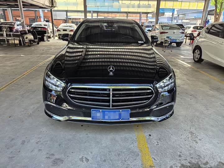 Фото 2 - Mercedes-Benz E-Class