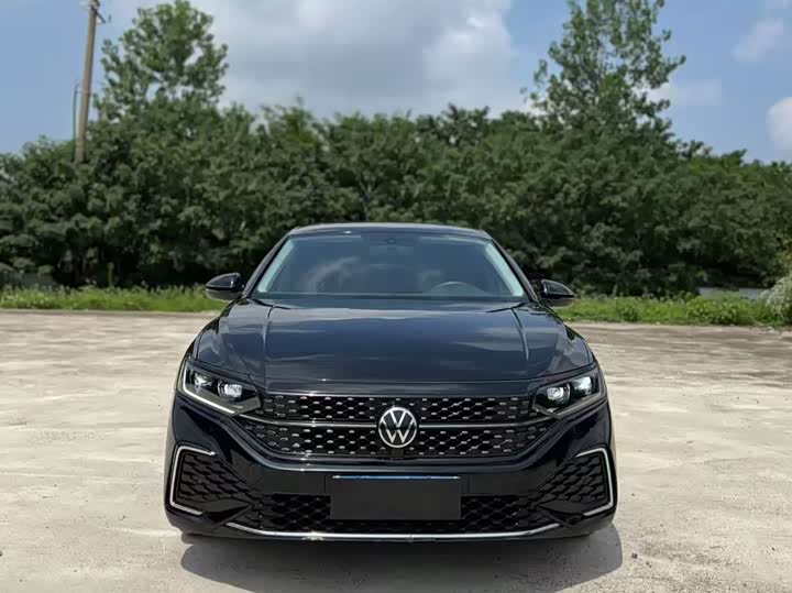 Фото 2 - Volkswagen Passat