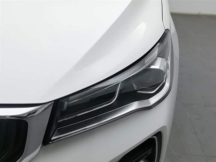 Фото 7 - Geely Emgrand