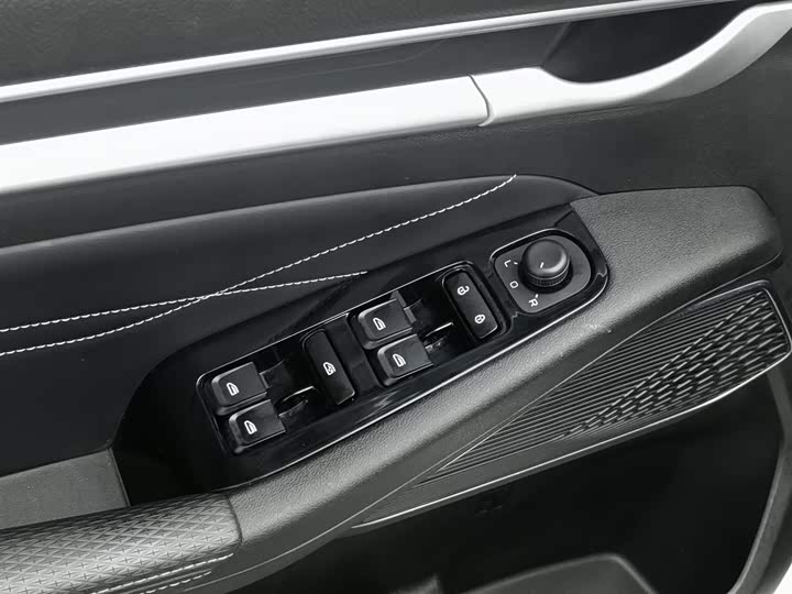 Фото 9 - Geely Emgrand