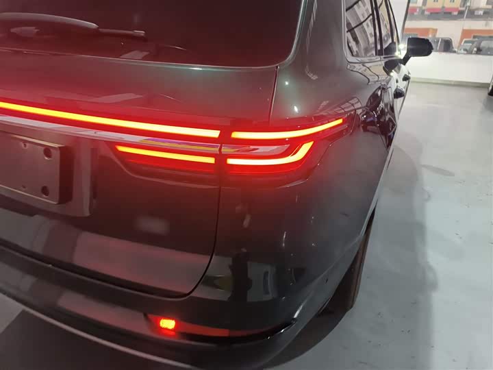 Фото 8 - LiXiang One