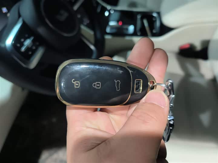 Фото 9 - LiXiang One