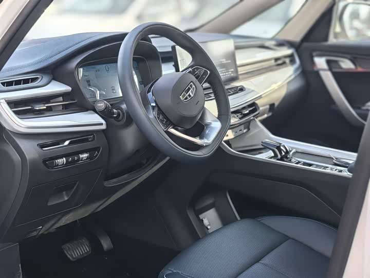 Фото 4 - Geely Jiaji