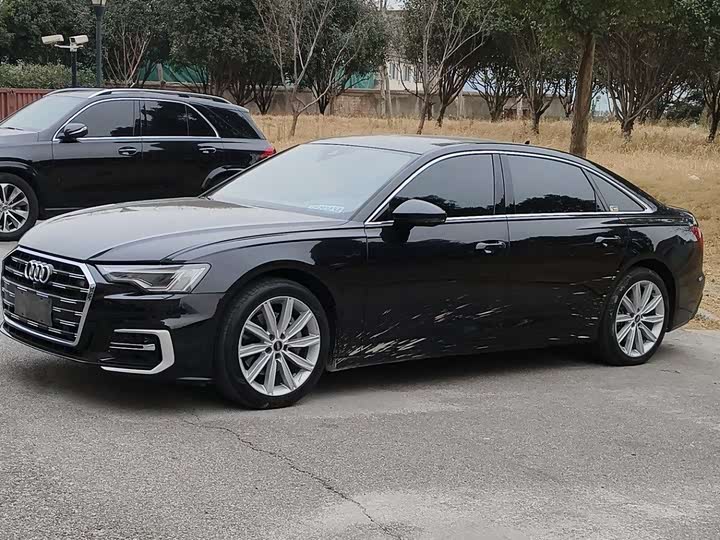 Фото 1 - Audi A6L