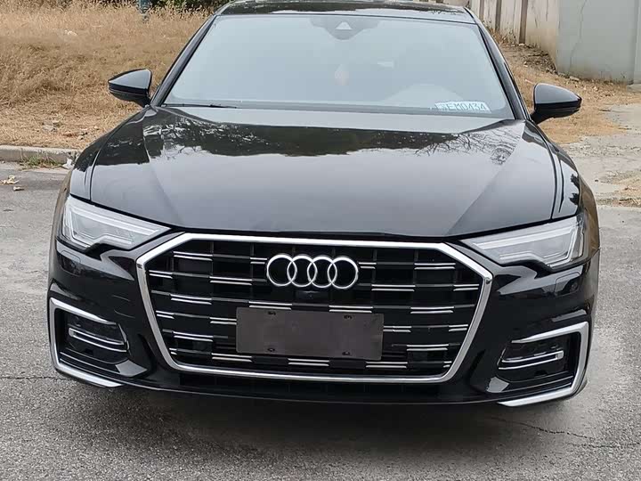 Фото 2 - Audi A6L