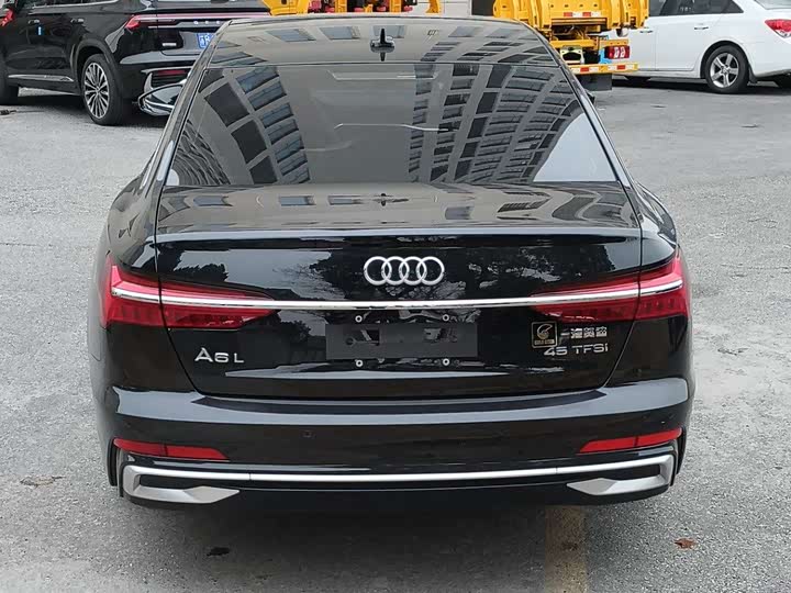 Фото 4 - Audi A6L